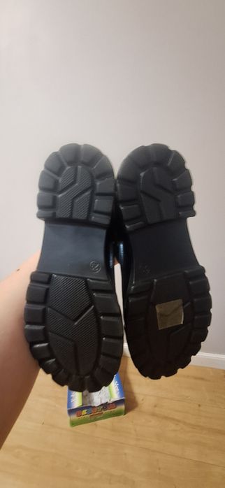 Продам туфлі дитячі