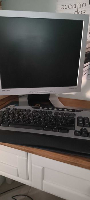 Computador de secretária