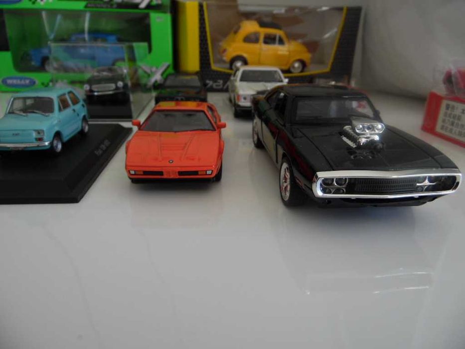 sortido miniaturas de carros a estrear