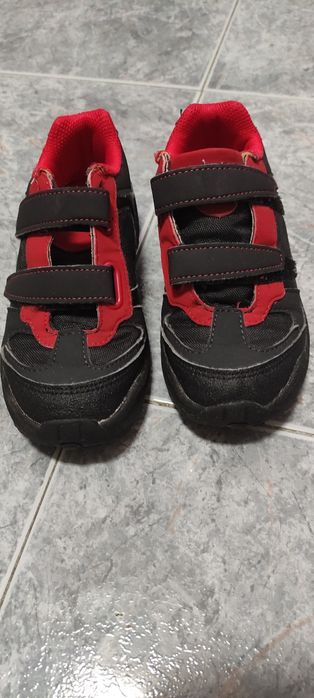 Quechua Sneakers Size 29