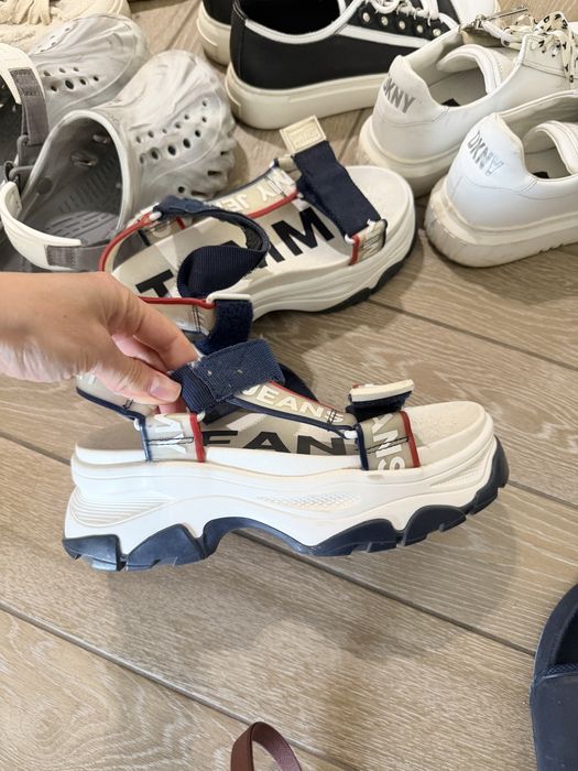 Продам сандали Tommy Jeans 37 размер