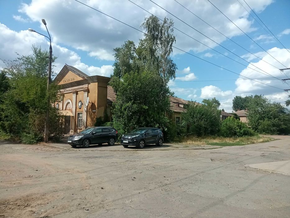 Продаж нежитловоі будівлі S - 583.2 м2 в м.Кривий Ріг,вул.Харківська.1