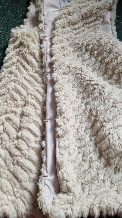 Dłuższa kamizelka bezrękawnik futerko sztuczne