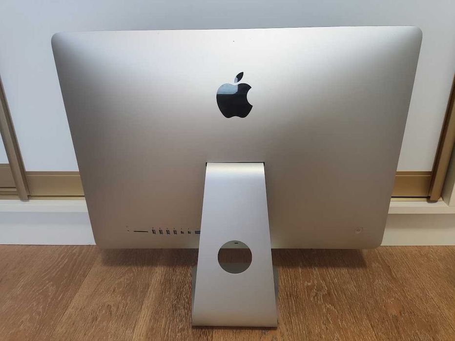 Apple 21.5" iMac Intel Core i5 2.7GHz/8GB/1TB/Iris Pro Відмінний стан