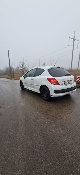 Продам пежо 207! 2012г.в