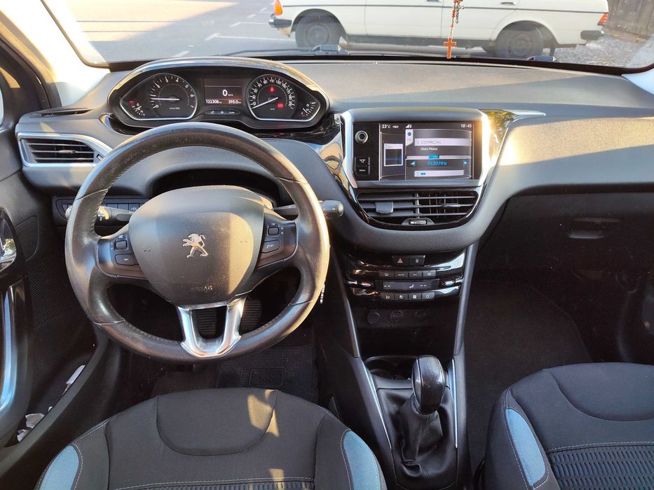 Peugeot 208 1.2 VTI ALLURE 82 CV