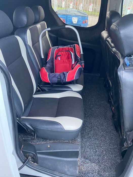 Сітроен берлінго 1.6 дизель Пасажир 2010 рік