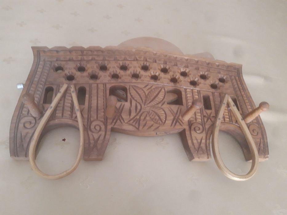 Peças rústicas de madeira