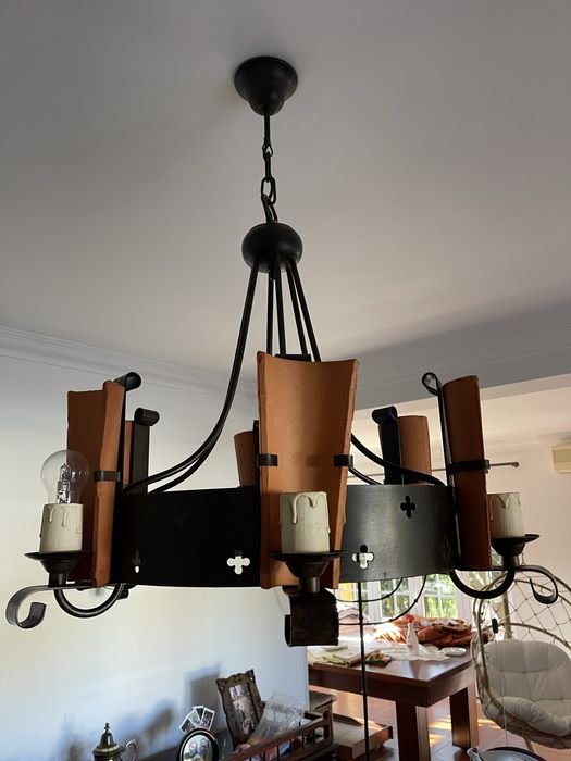 Candeeiro em ferro e telha