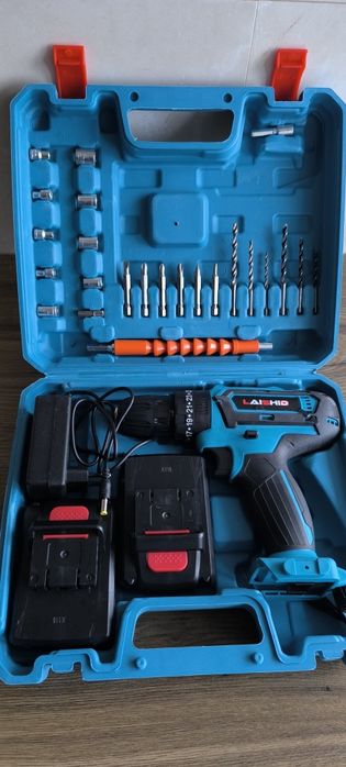 Aparafusadora com mala de transporte e 2 bateria , ler descrição