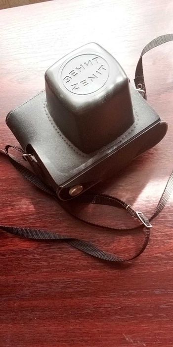 Продам советский зеркальный фотоаппарат Зенит ЕТ