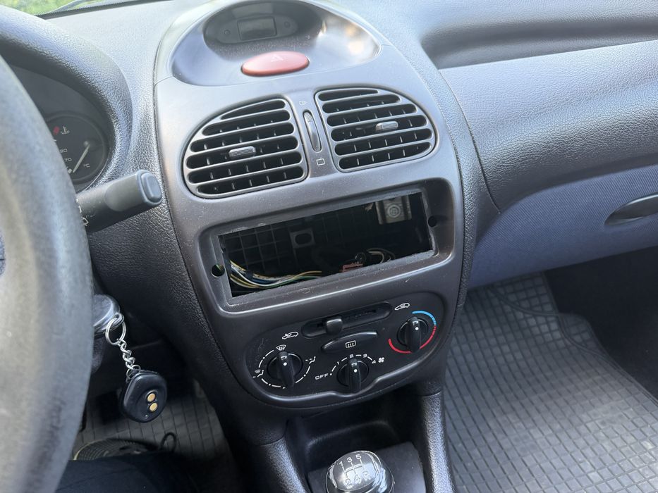 Peugeot 206 1.1 2001r.