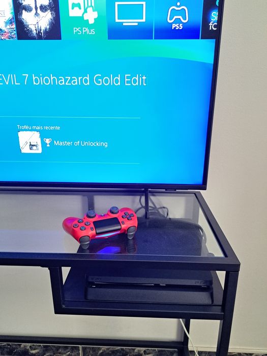 Playstation 4 PS4 Slim 1TB