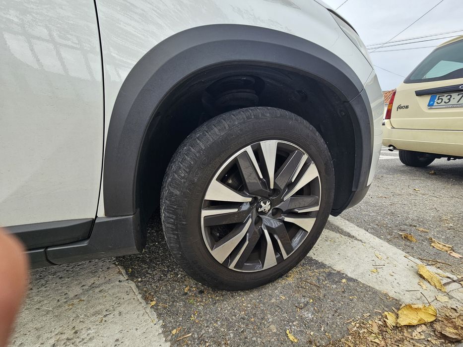 Peugeot 2008 de 2017 com 88000 Km
