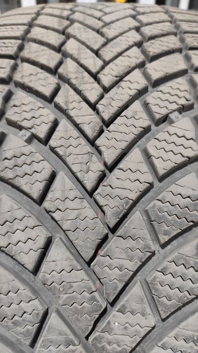 Зимова шина Bridgestone Blizzak LM005