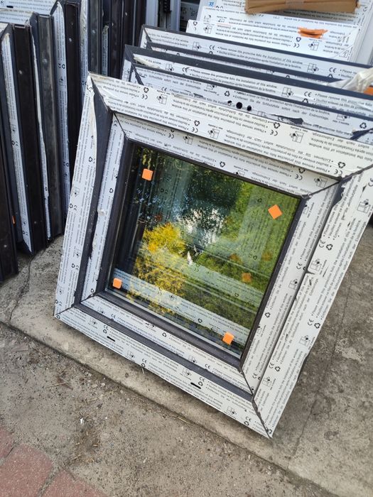 Okno pcv uchylne 60 x 60 antracyt dwustronny