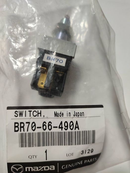 Датчик вмикач стоп- сигналу.