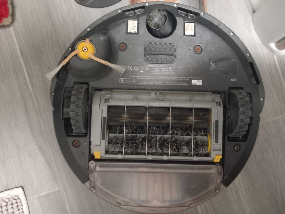 IRobot Romba s/carregador funcional