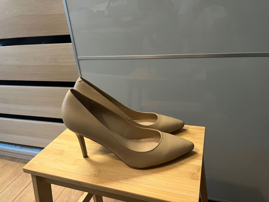 Aldo NOWE buty na obcasie bezowe r. 38.5
