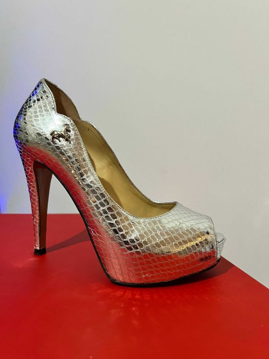 Sapatos prateados Cavalinho Originais