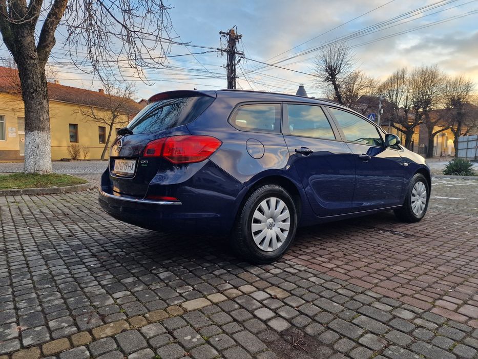 Opel Astra J 2013 1.7