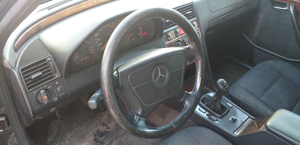 Mercedes-Bens C 250 turbo(Ja um classico C/30 anos)Em otimo estado.