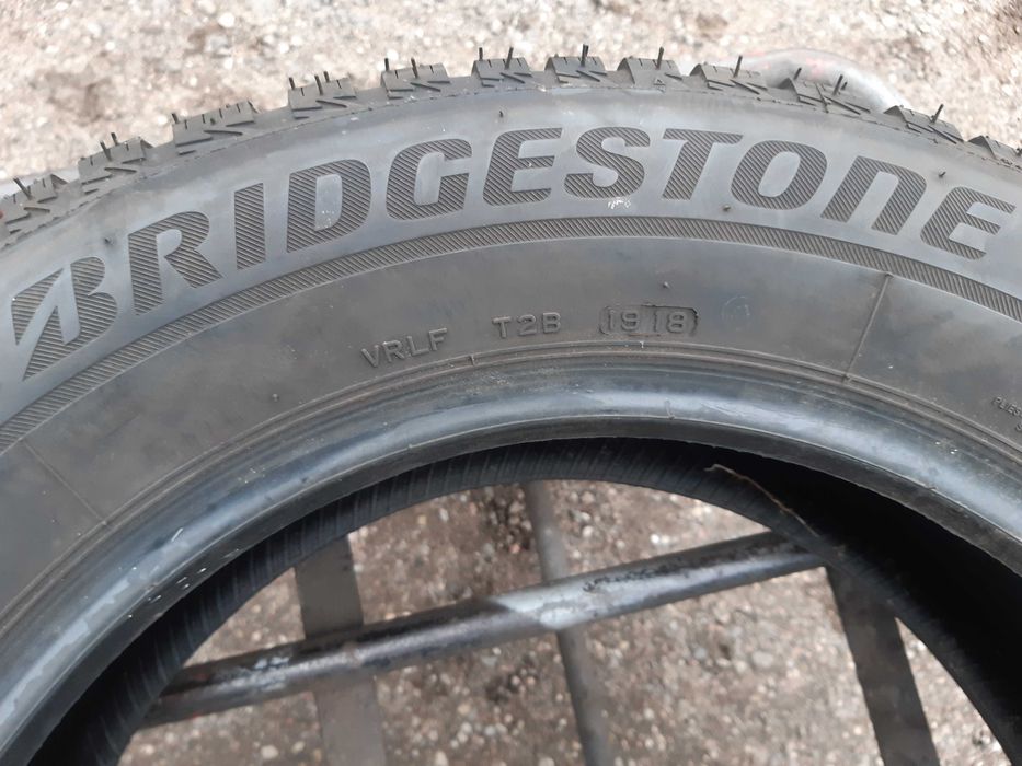 Opony zimowe 215.65.17 Bridgestone 2018 rok