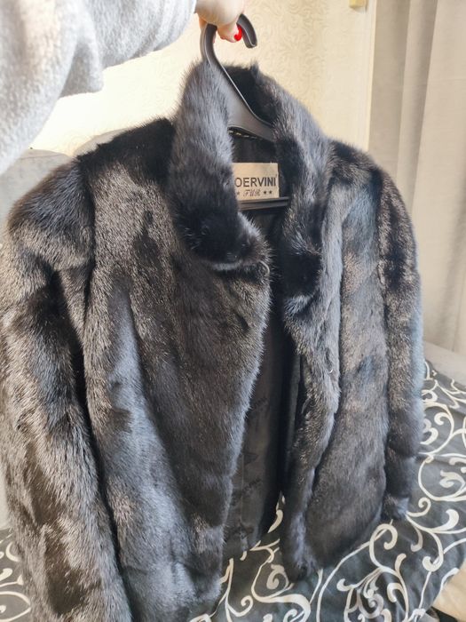 Терміново норкова шуба