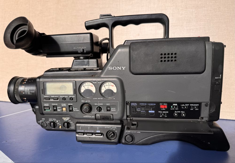 Sony HI 8 Pro Video Camera