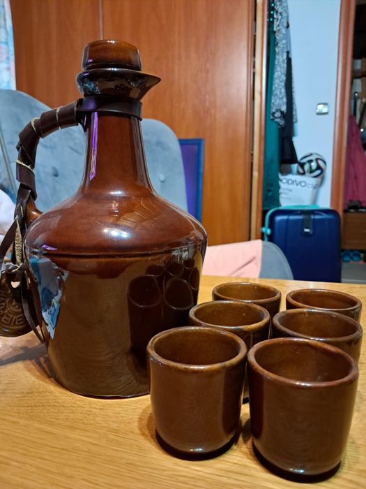 Karafka wraz z kieliszkami ceramika Jaroszów