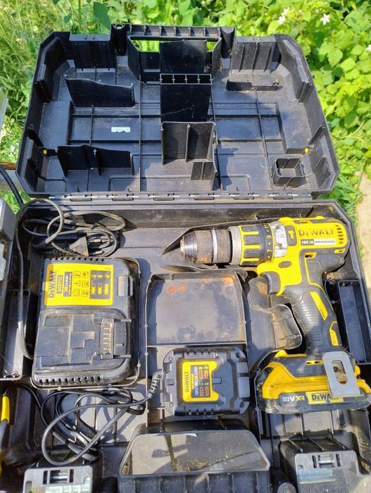 Wkrętarka DeWalt DCD796D2