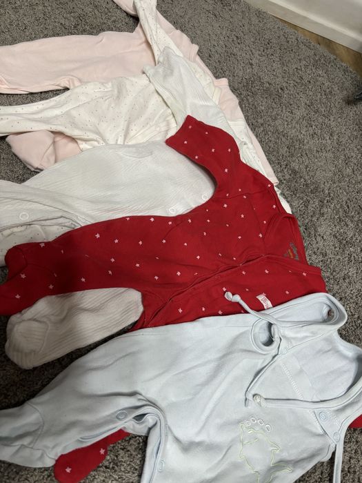 Ubranka po dziewczynce na sprzedaż- 56 rozmiar