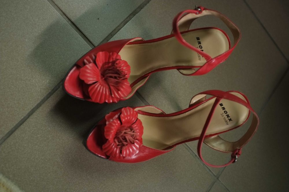 szpilki sandały na platformie Bronx platforma bardzo wysoki obcas