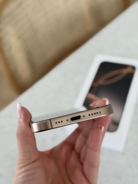 Iphone 16 Pro, 256GB, stan idealny, Desert Titanium