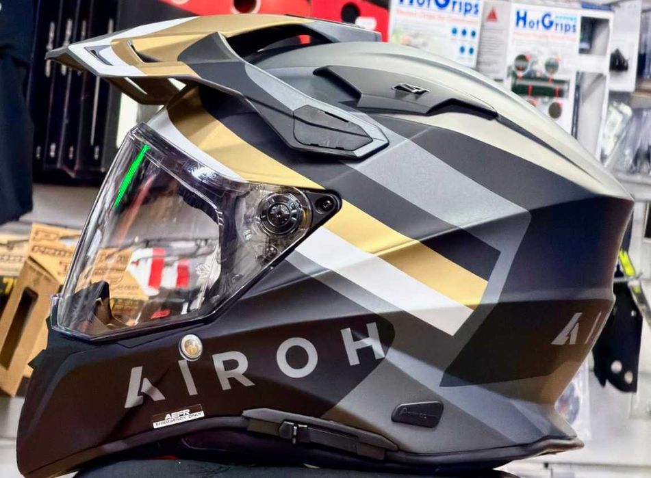 Capacete NOVO Airoh Commander 2 Doom Gold (38% Desconto) Em XS e 3XL
