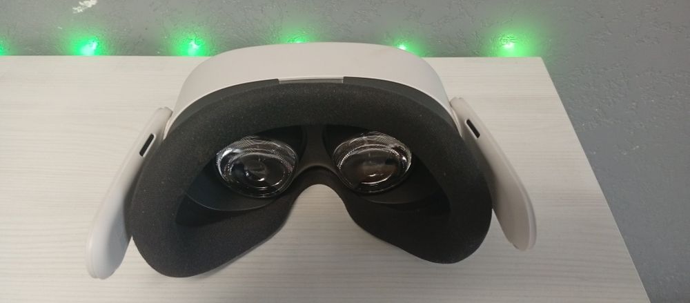 (Meta Quest 3s 128 GB) в середньому стані, неглючить робить добре