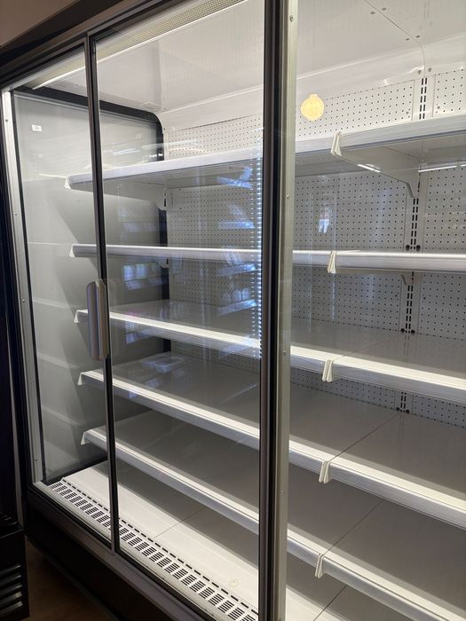 Mural de Laticinios Futuro 900 + grupo Compressor TFH T 4524ZHR