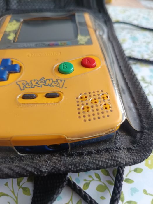Gameboy color Pikachu edition