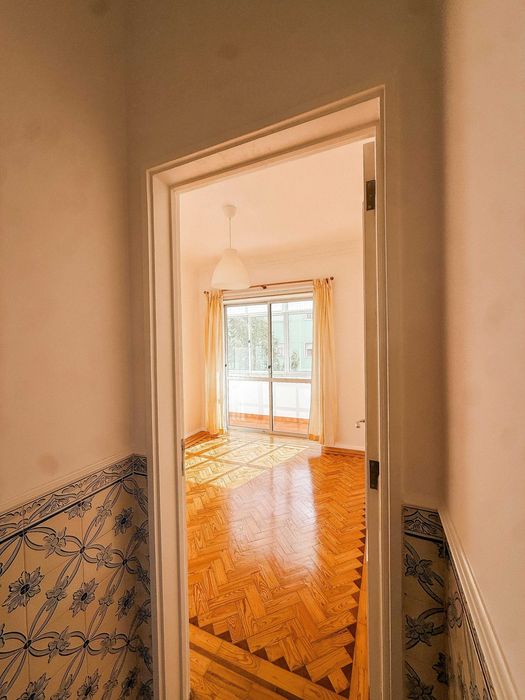 T2 -Fantástico as Portas de Benfica. Arrenda-se