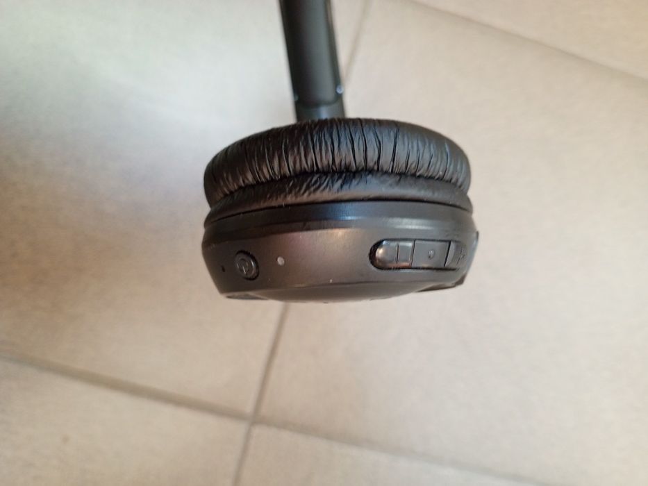 Słuchawki nauszne JBL Tune 510BT Czarny

Stan techniczny: 100% sprawny