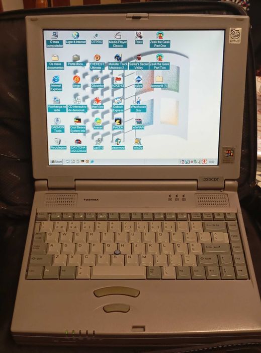 toshiba satellite 320 cdt, portátil antigo raro funcional Pentium MMX233