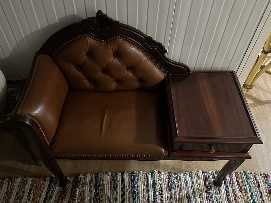 Banco vintage com Mesa Lateral e Gaveta