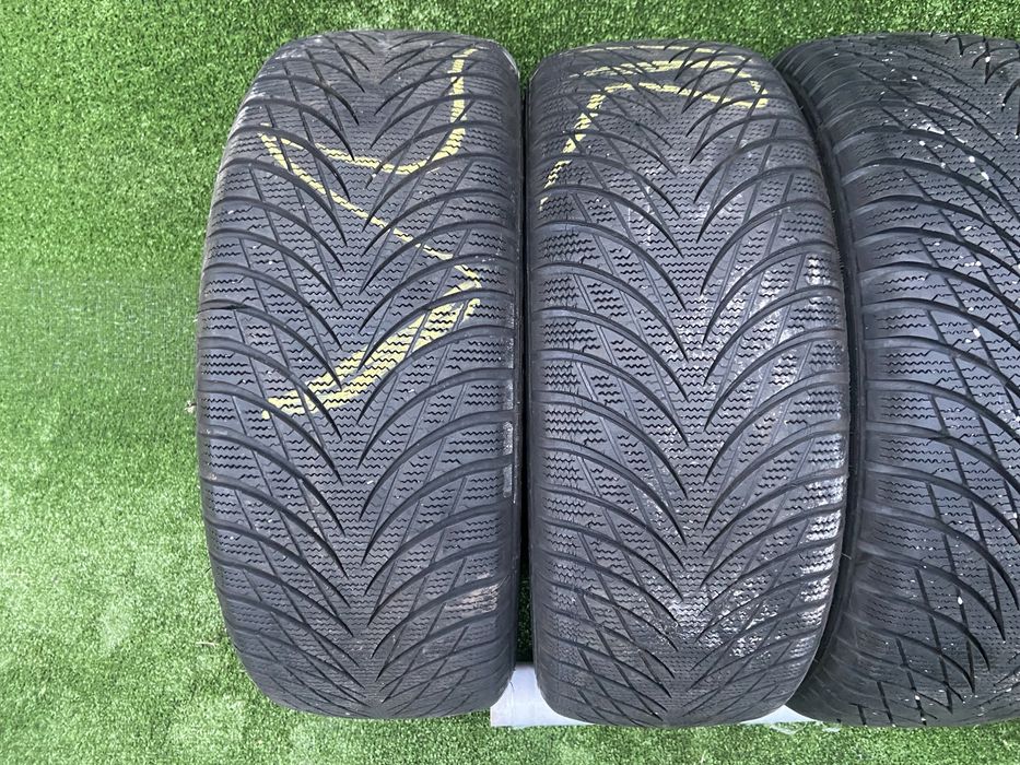 Резина Шини 205/55 R16 Goodride Всесизонні