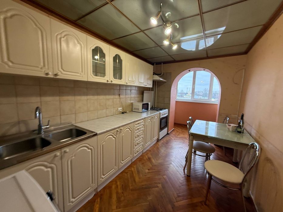 Продаж 3 кім.кв. А/О. Ремонт. Покращене планування. вул.Семенівська.