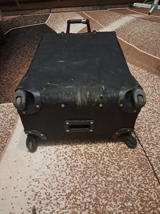 Дорожня сумка на колесах