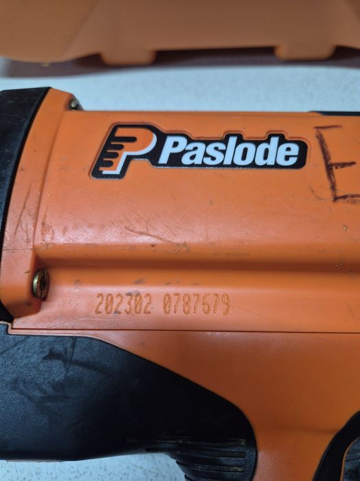 Paslode Gwoździarka +Aku+Ładowarka+Walizka
