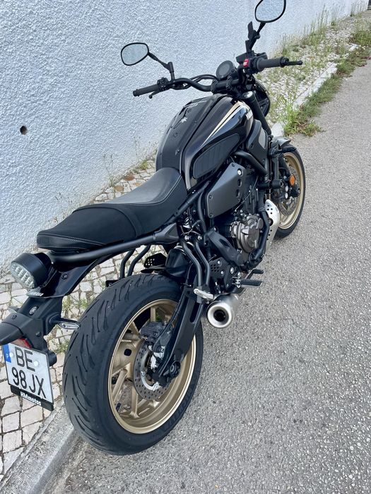 Yamaha xsr 700 de 2023 com 6 mi km nova