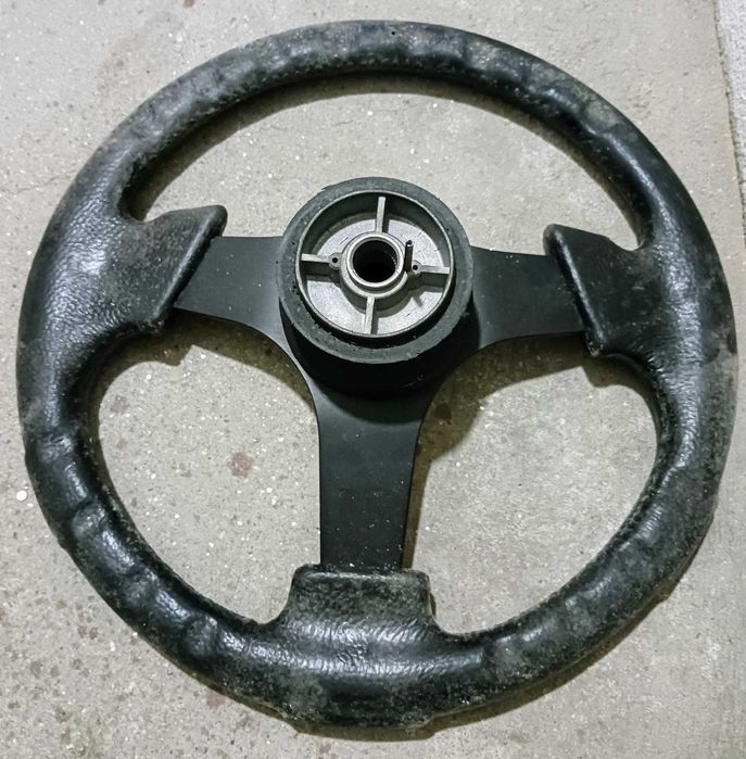 Volante Automóvel - diâmetro 35 cm