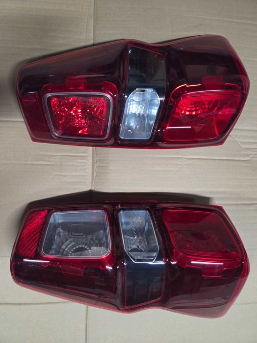 Farolim original Isuzu D Max traseiro 2022/25