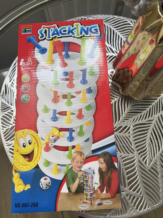 Gra zręcznościowa dla dzieci i dorosłych - Stacking